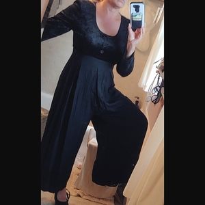 80s velvet-top pantsuit/romper Size 9/10
